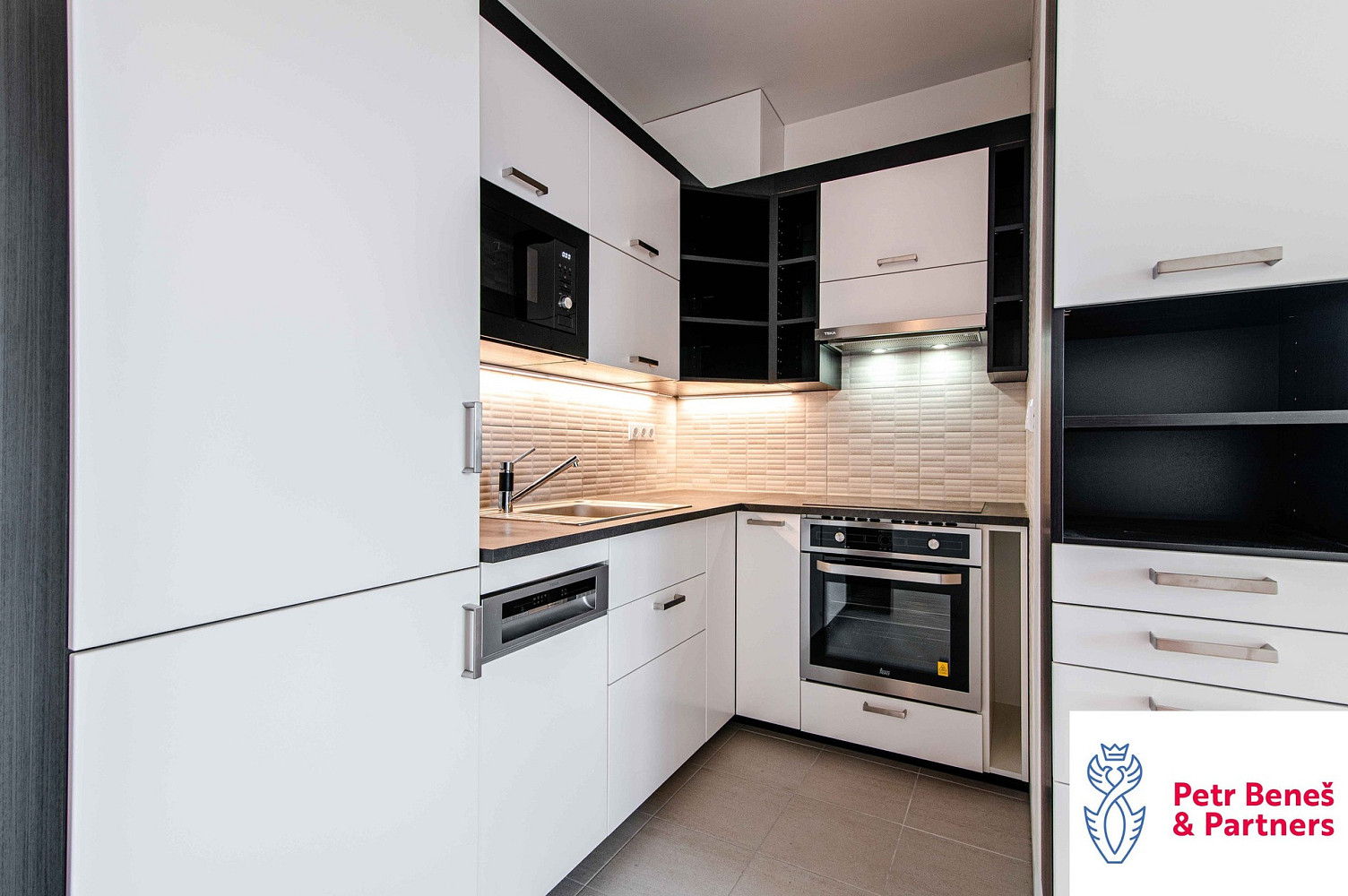 Pronájem bytu 2+kk 50 m² – fotografie 2