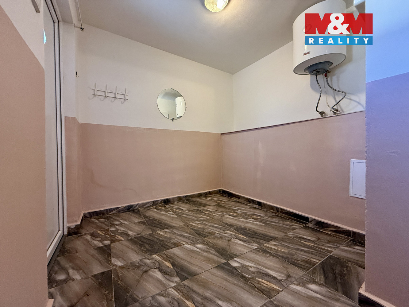 Pronájem komerčního objektu (jiného typu) 22 m² – další