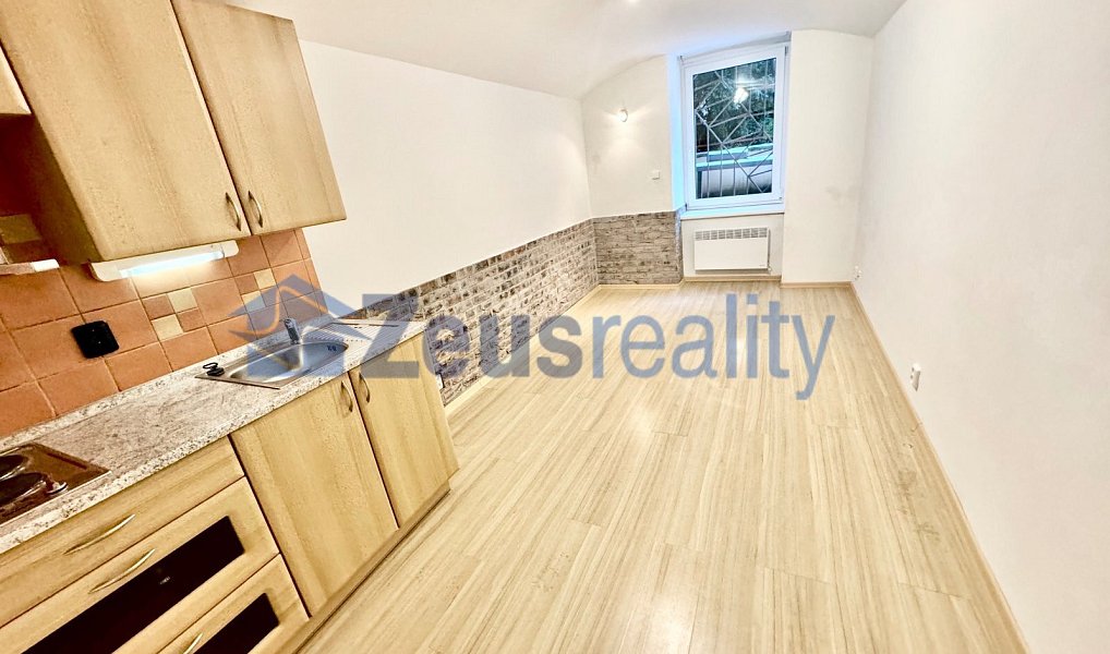 Pronájem kanceláře 25 m², Praha – náhled fotky 2