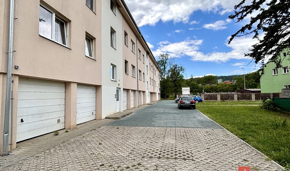 Prodej bytu 2+kk 51 m², Králův Dvůr – fotka 1 z 14