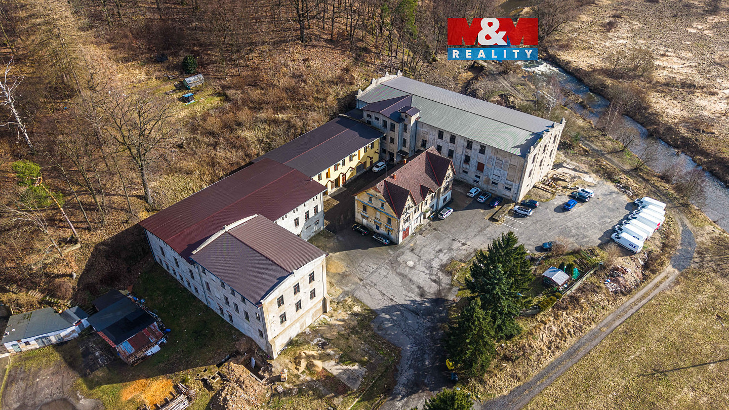 Pronájem výrobních prostor 884 m²