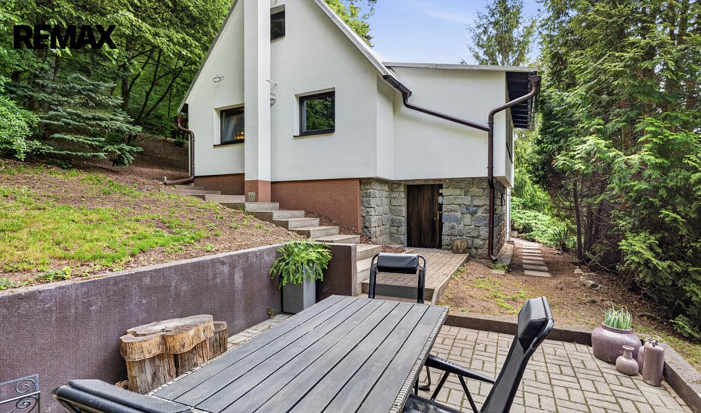 Prodej domu 338 m² s pozemkem 6 193 m², Jince – náhled fotky 30