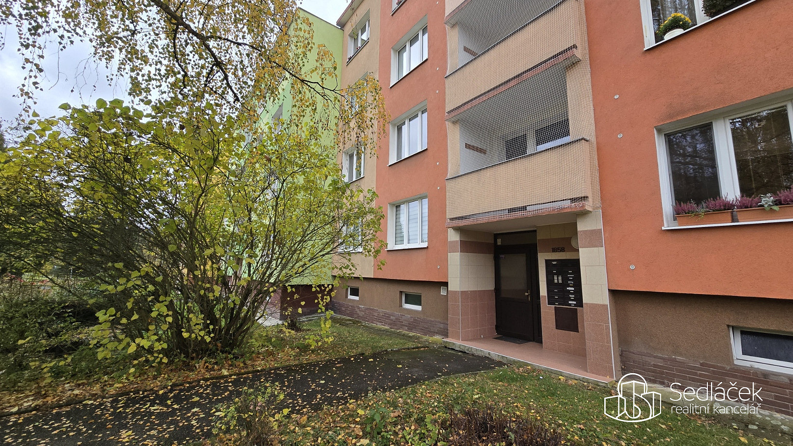 Pronájem bytu 1+1 37 m²