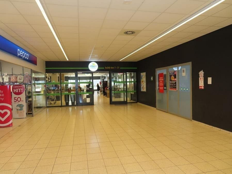 Pronájem obchodních prostor 55 m²