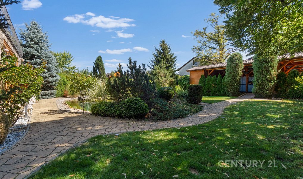 Prodej domu 425 m² s pozemkem 1 675 m², Praha – náhled fotky 3