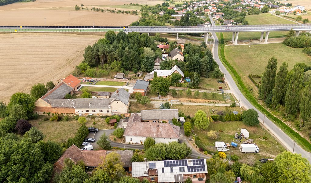 Prodej domu 612 m² s pozemkem 4 214 m², Fryšták – náhled fotky 16