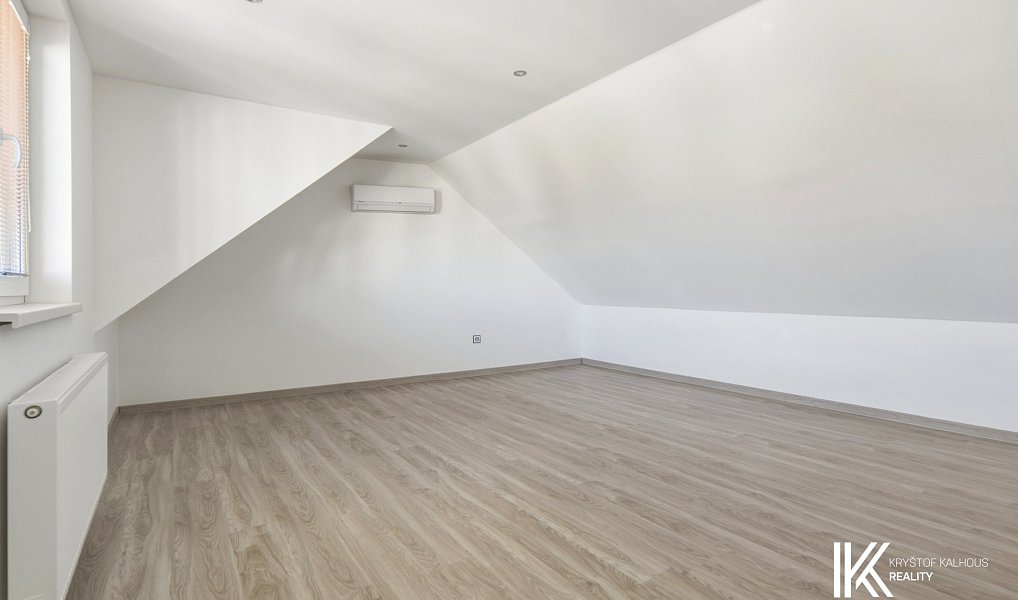 Prodej domu 205 m² s pozemkem 368 m², Třebnouševes – náhled fotky 18