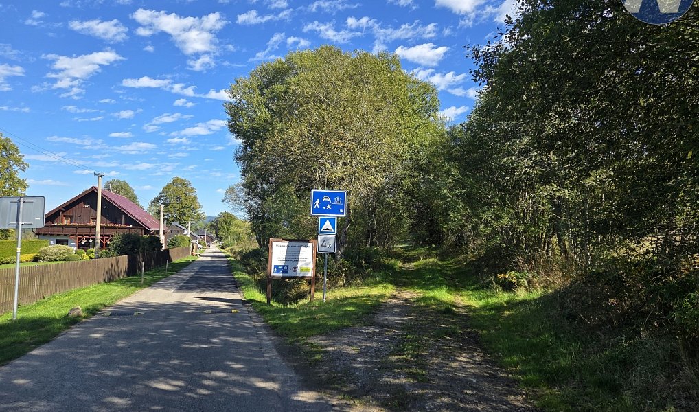 Prodej pozemku 211 m², Stožec – náhled fotky 2