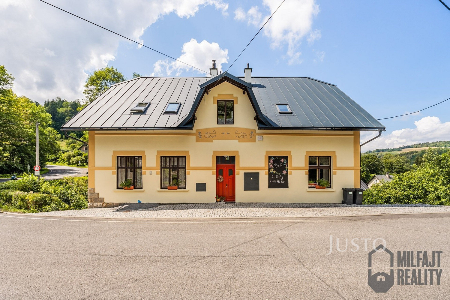 Prodej domu 336 m² s pozemkem 1 978 m²