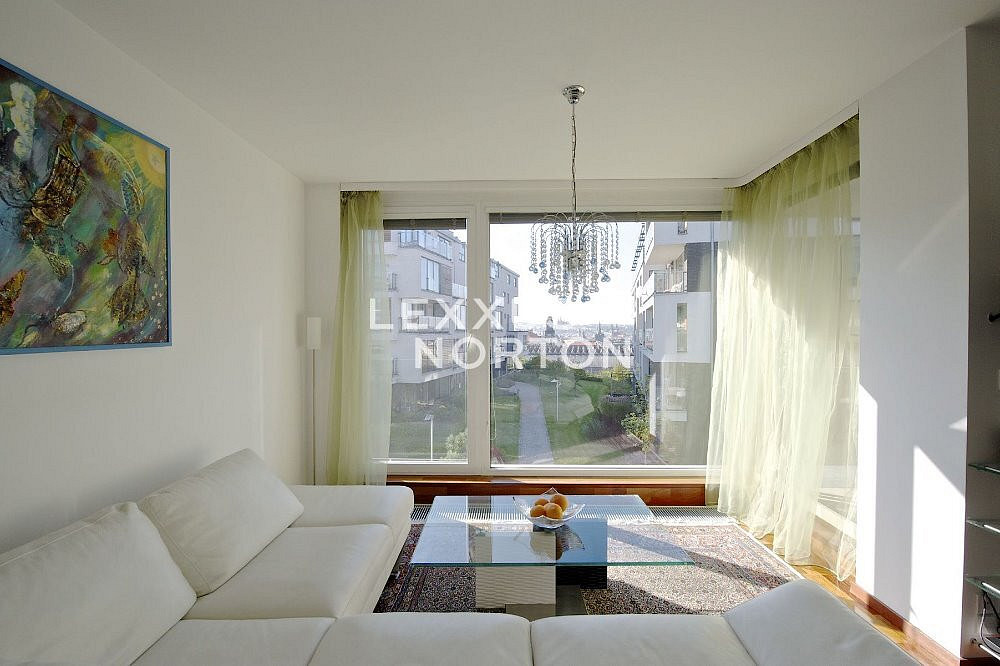 Pronájem bytu 1+kk 57 m² — photo 2