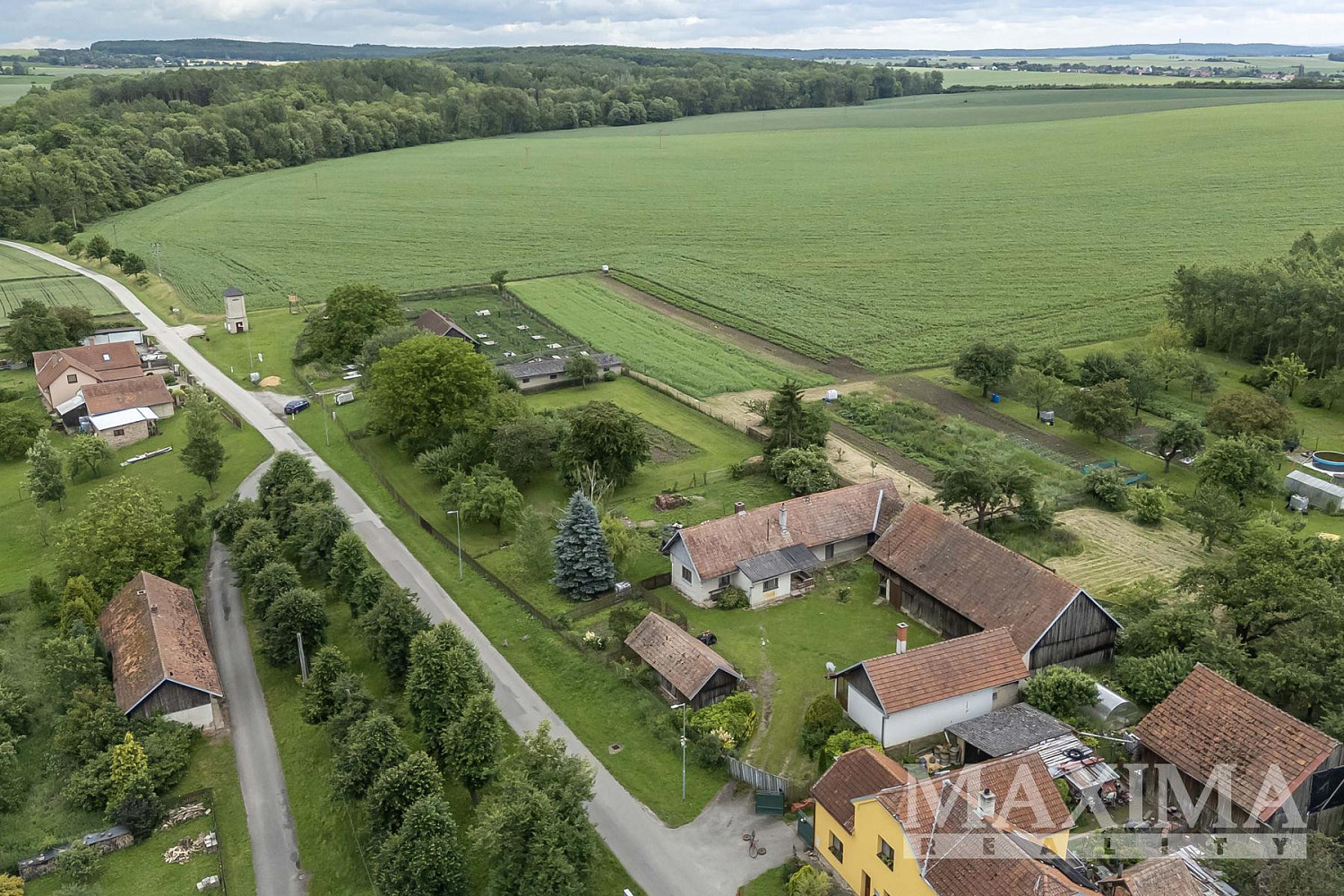 Prodej domu 196 m² s pozemkem 3 601 m² — photo 2