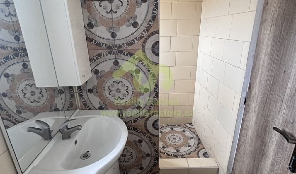 Prodej domu 228 m² s pozemkem 1 076 m², Rokycany – náhled fotky 35