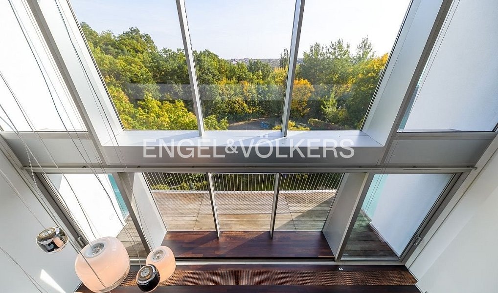 Pronájem bytu 6+kk 297 m², Praha – náhled fotky 2