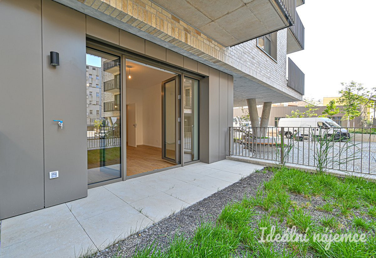 Pronájem bytu 1+kk 35 m²