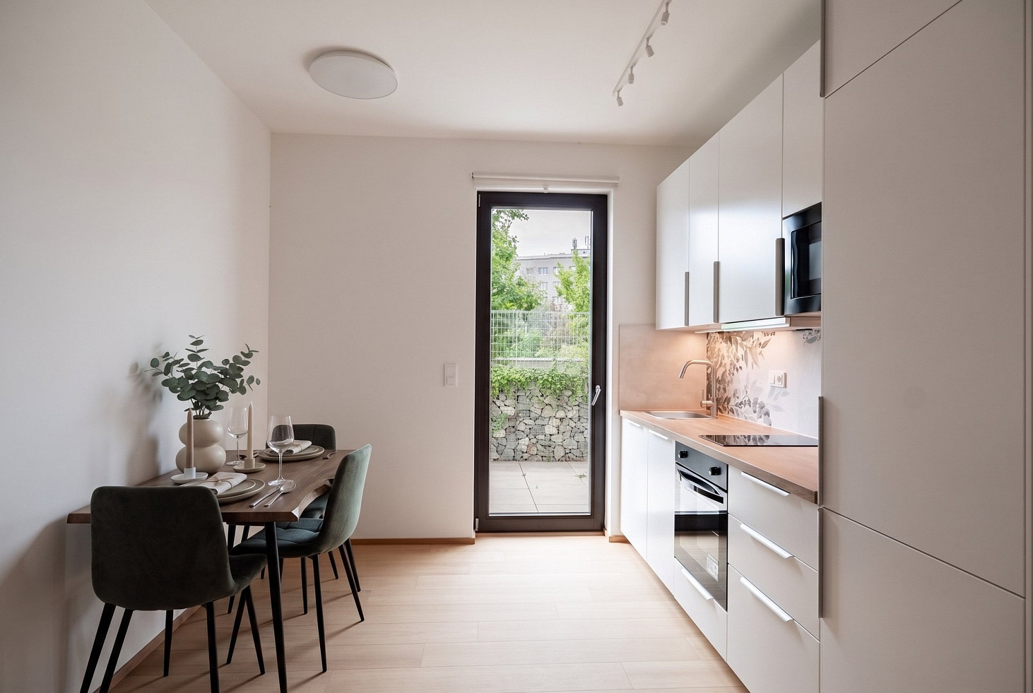 Pronájem bytu 2+kk 42 m² – fotografie 3