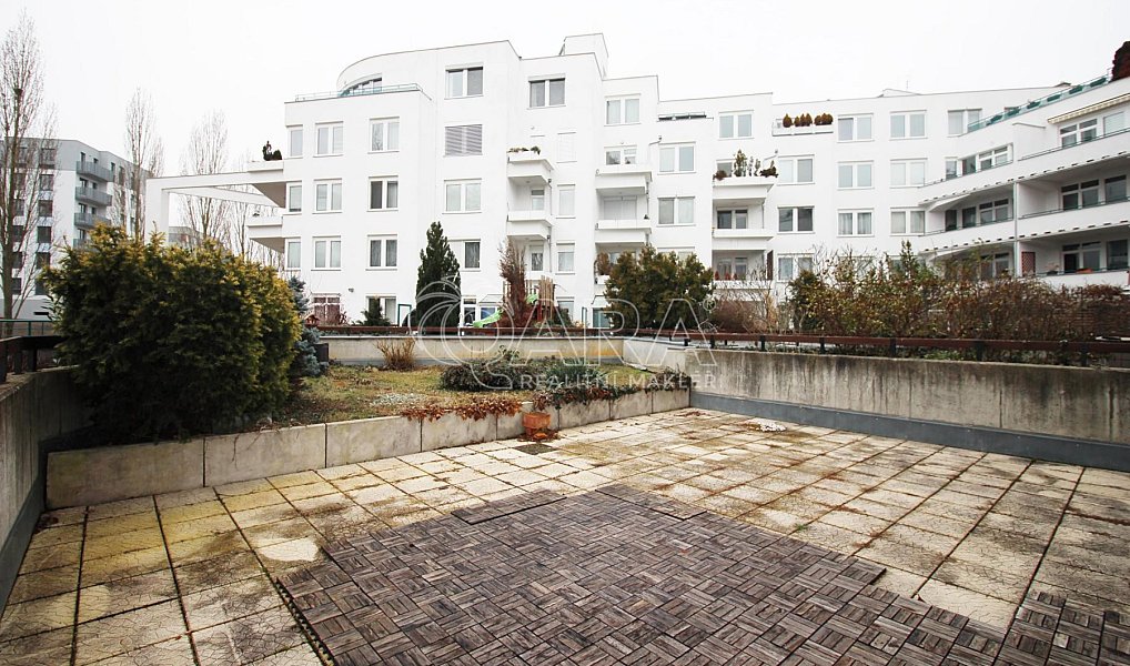 Pronájem bytu 2+kk 43 m², Praha – náhled fotky 9