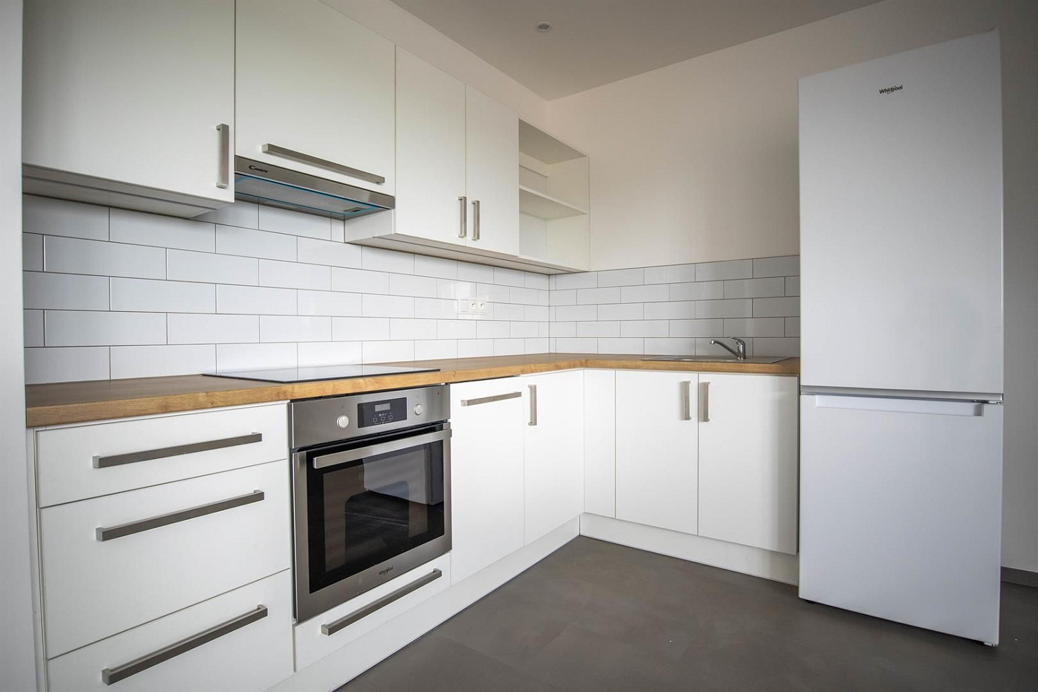 Pronájem bytu 3+kk 98 m² – fotografie 2