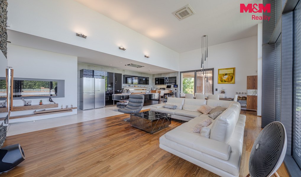 Pronájem domu 276 m² s pozemkem 3 217 m², Mostkovice – náhled fotky 13