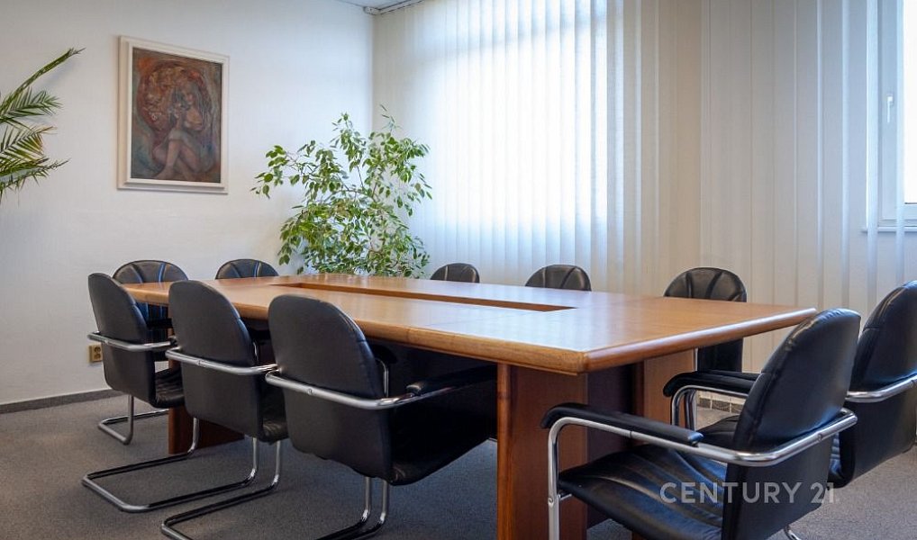 Prodej výrobních prostor 848 m², Jarcová – náhled fotky 2