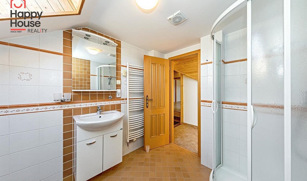 Pronájem domu 827 m² s pozemkem 8 770 m², Praha – náhled fotky 16