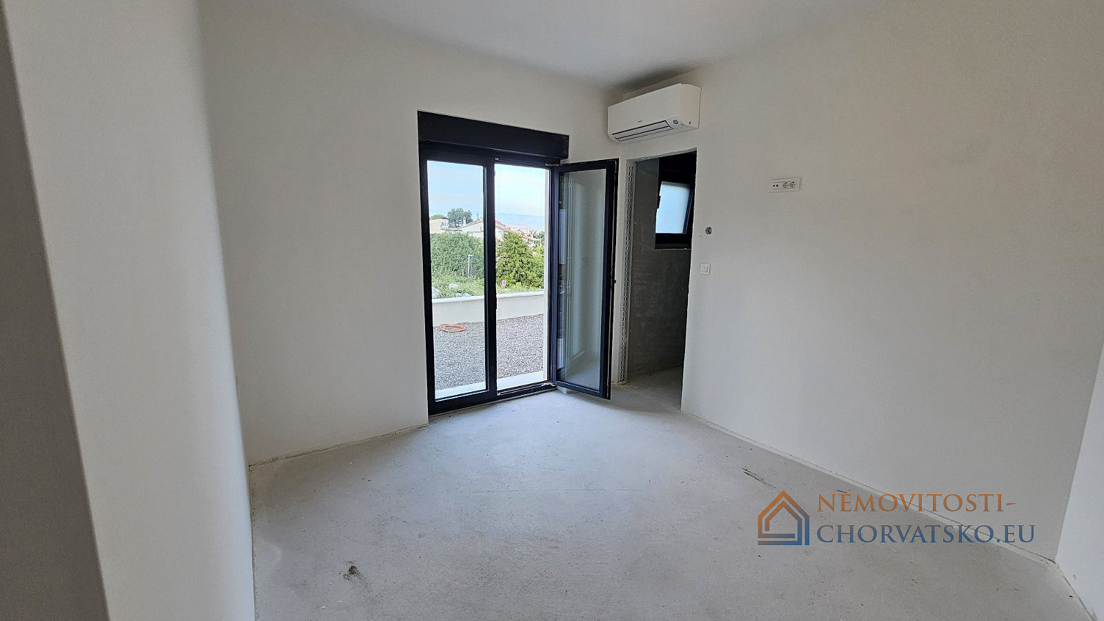 Prodej bytu 2+kk 94 m² – pohled 2