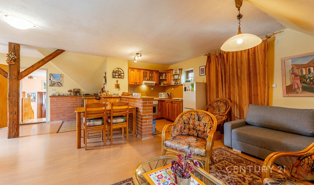 Prodej domu 155 m² s pozemkem 1 723 m², Jesenice – náhled fotky 4