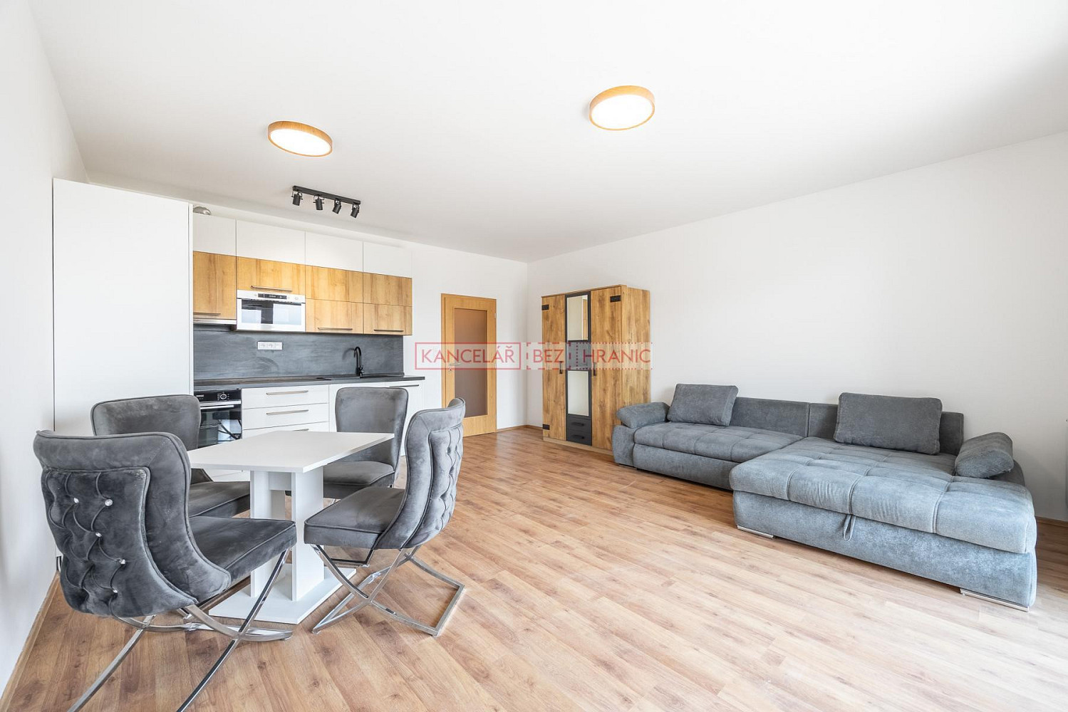 Pronájem bytu 1+kk 45 m² – fotografie 2