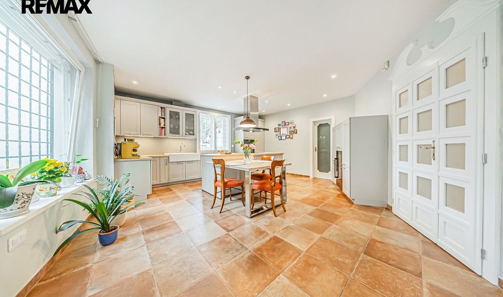 Prodej kanceláře 333 m², Praha – náhled fotky 13