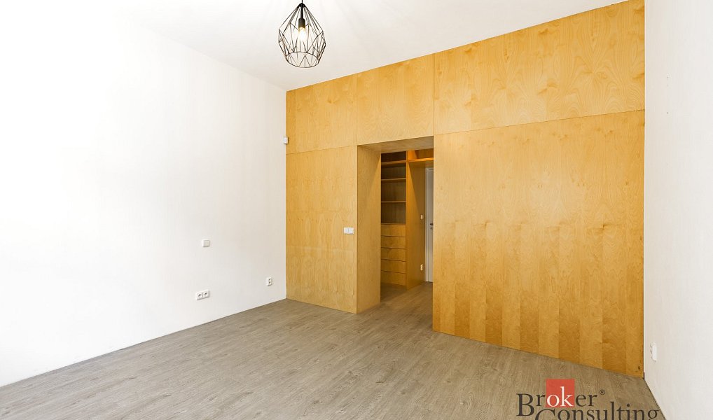 Pronájem bytu 2+1 74 m², Liberec – náhled fotky 9