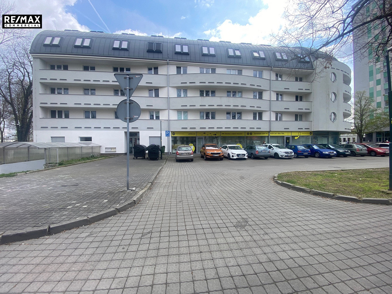 Prodej garážového stání v centru nymburka - zvýhodněná nabídka na měsíc listopad