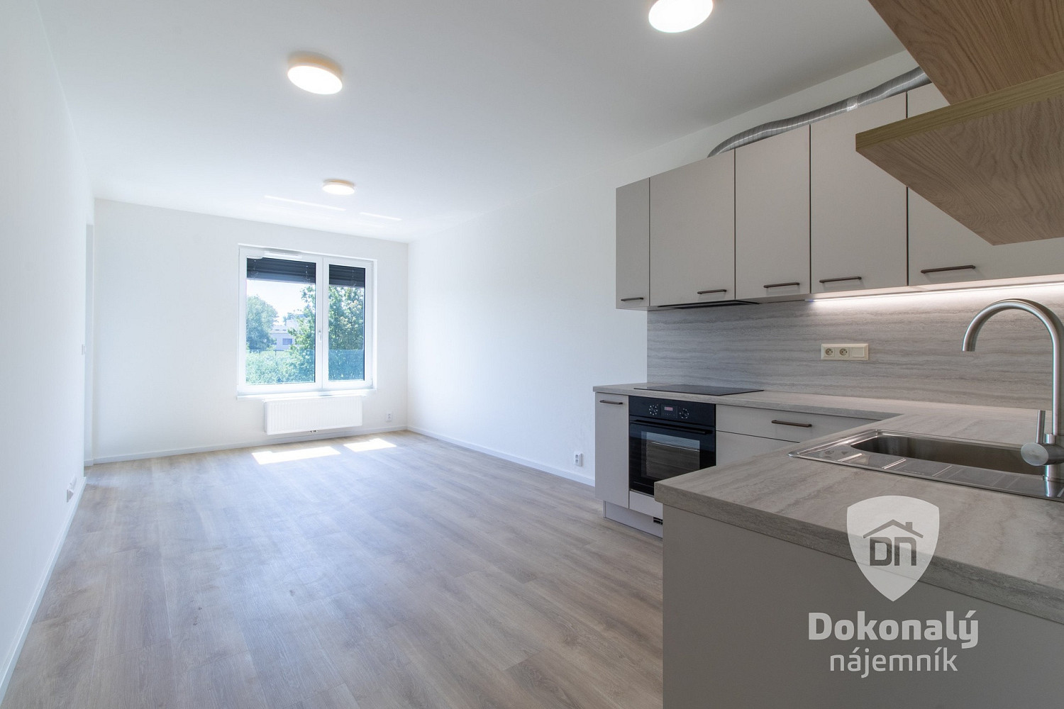 Pronájem bytu 2+kk 50 m² – fotografie 3