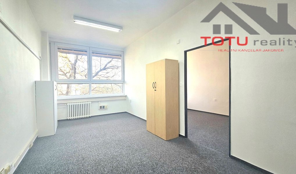 Pronájem kanceláře 19 m², Chrudim – náhled fotky 3
