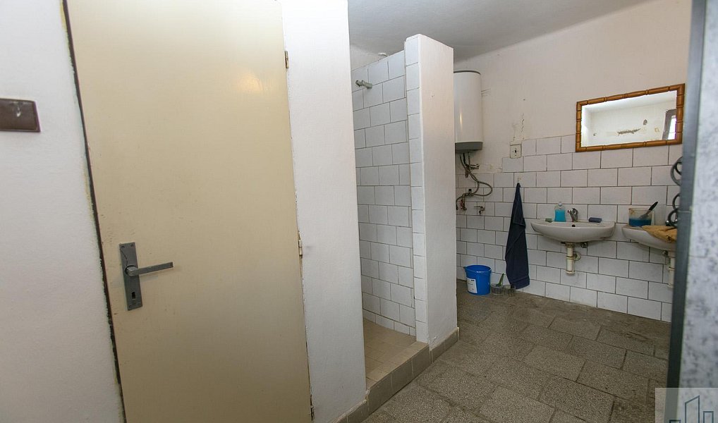 Prodej výrobních prostor 255 m², Lahošť – náhled fotky 10