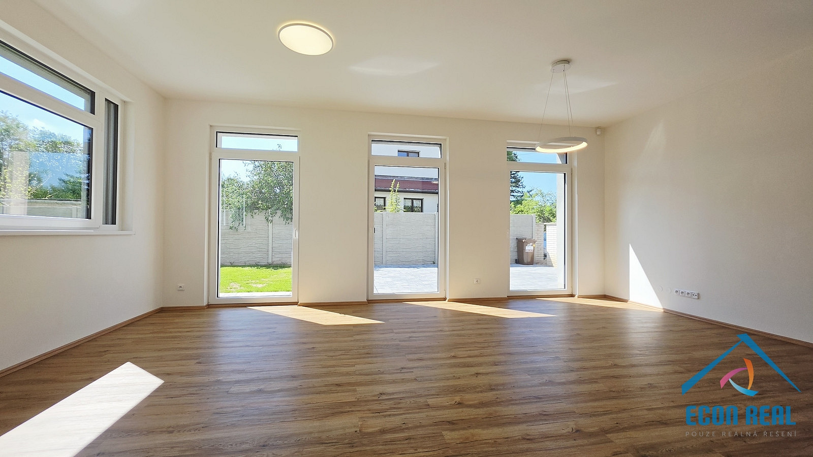 Pronájem kanceláře 92 m²