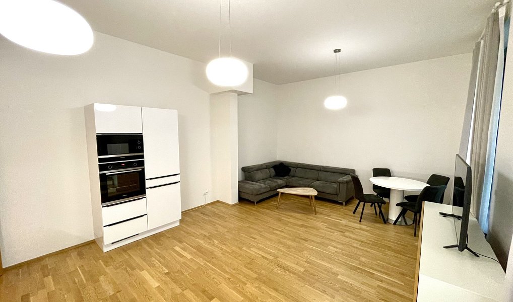 Pronájem bytu 2+kk 62 m², Praha – náhled fotky 2
