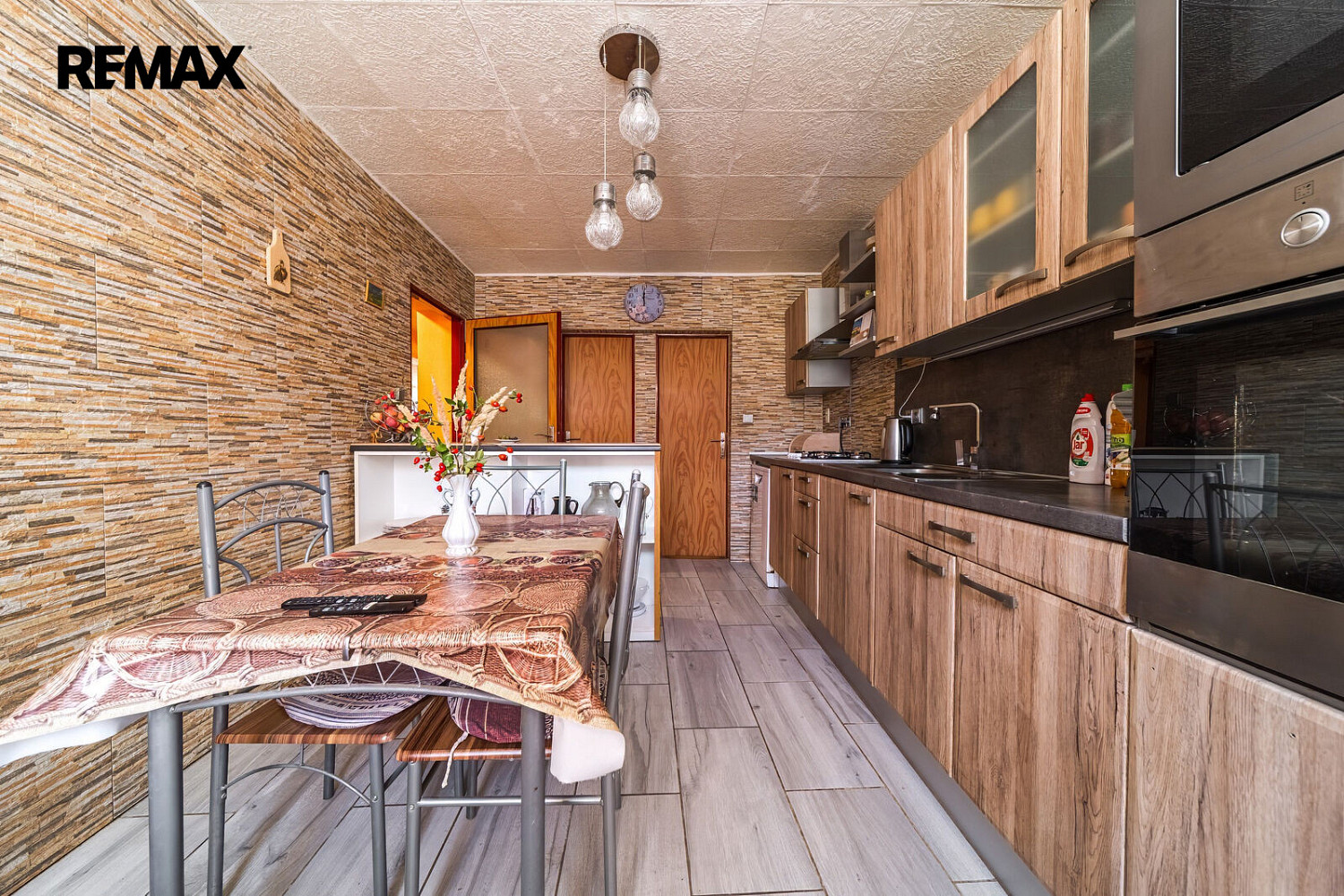 Prodej domu 280 m² s pozemkem 1 208 m² – fotografie 3