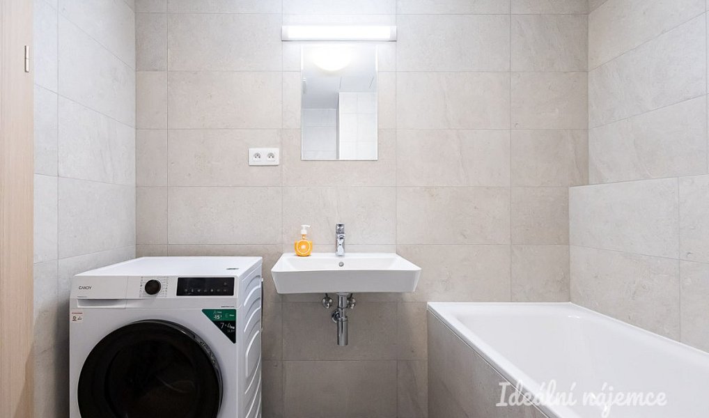 Pronájem bytu 2+kk 44 m², Praha – náhled fotky 12