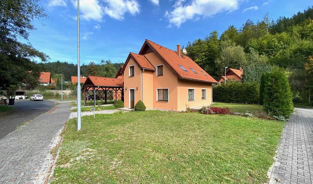 Prodej domu 140 m² s pozemkem 528 m², Karlovy Vary – náhled fotky 2
