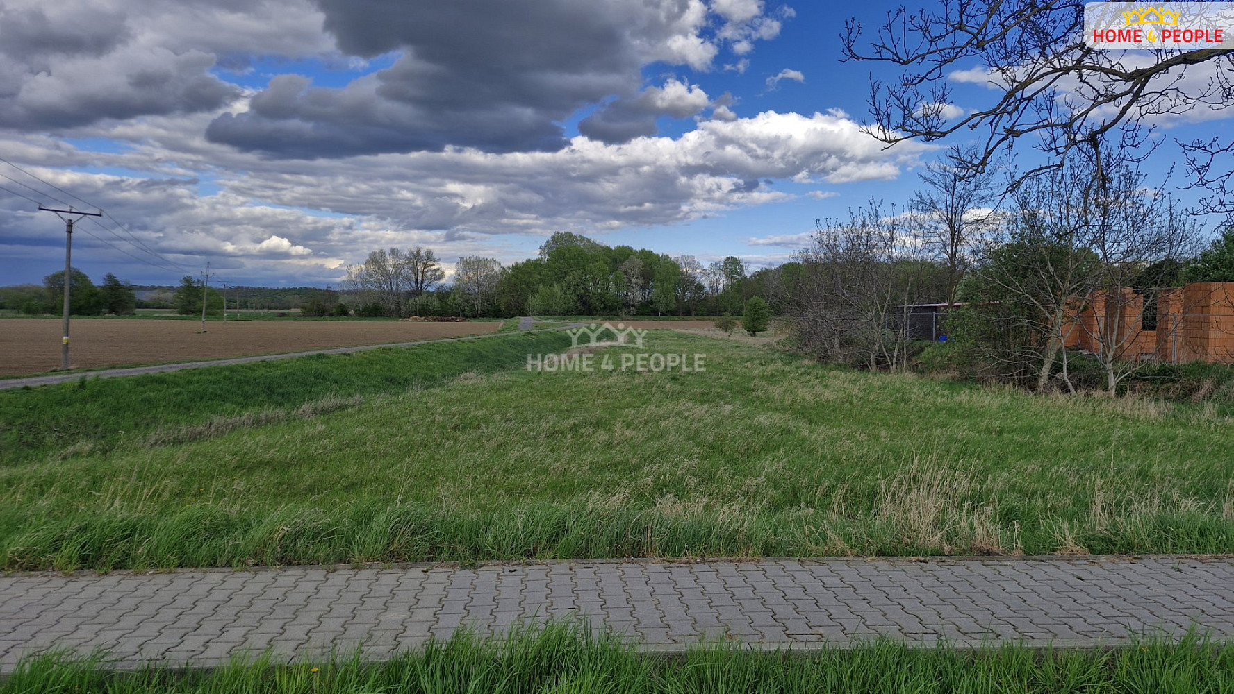 Prodej stavebního pozemku 1 600 m² – fotografie 3