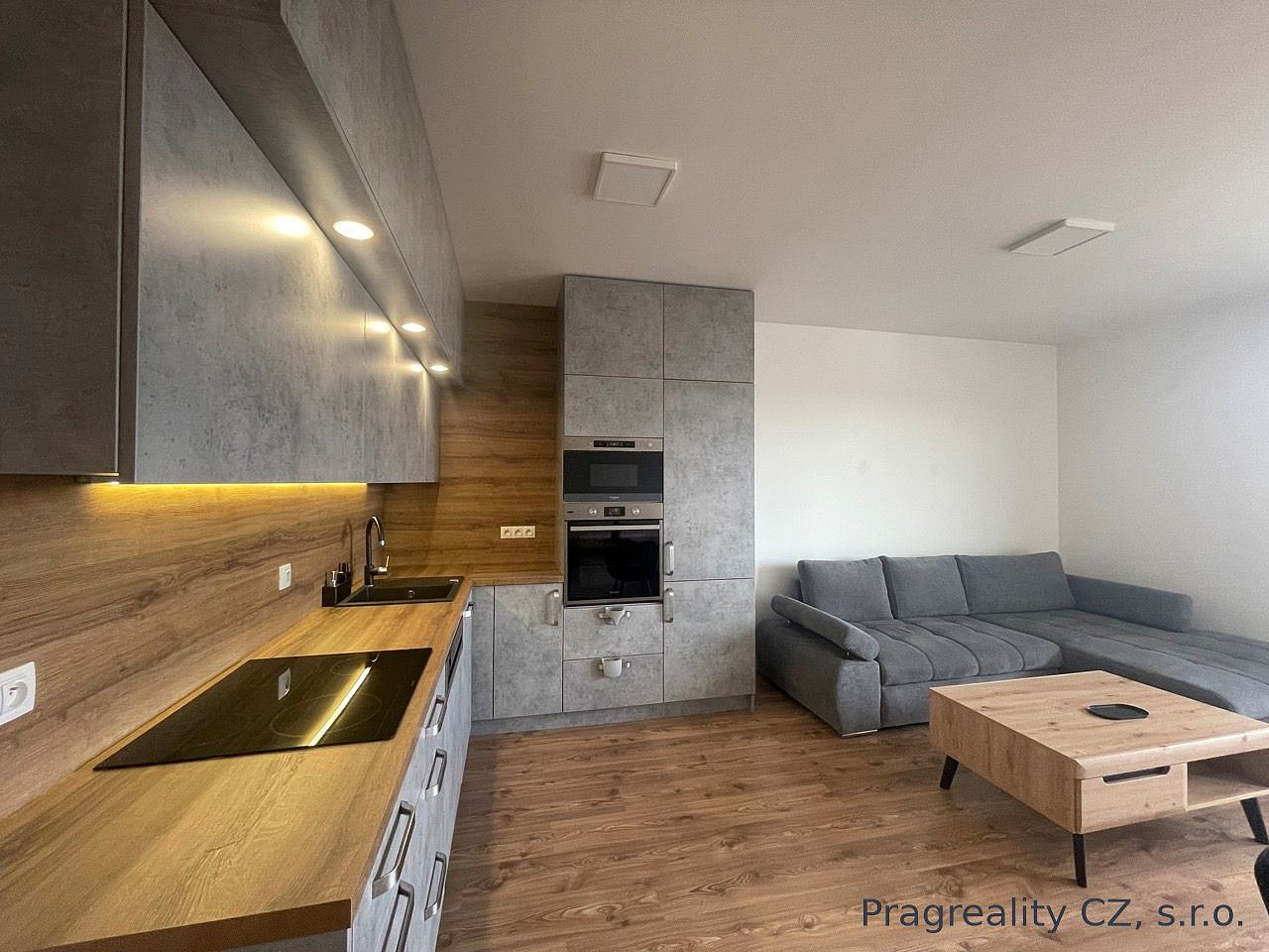 Pronájem bytu 2+kk 70 m² — photo 2