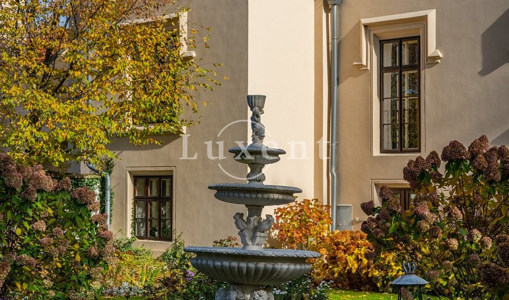 Prodej ubytovacího objektu 1 585 m², Trnová – náhled fotky 25