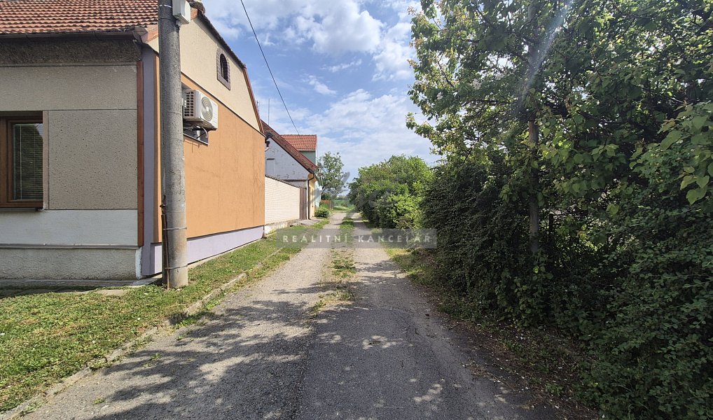 Prodej stavebního pozemku 771 m², Rousínov – náhled fotky 8