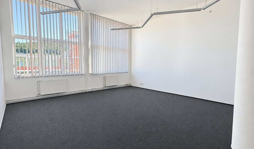 Pronájem kanceláře 46 m², Zlín – náhled fotky 6
