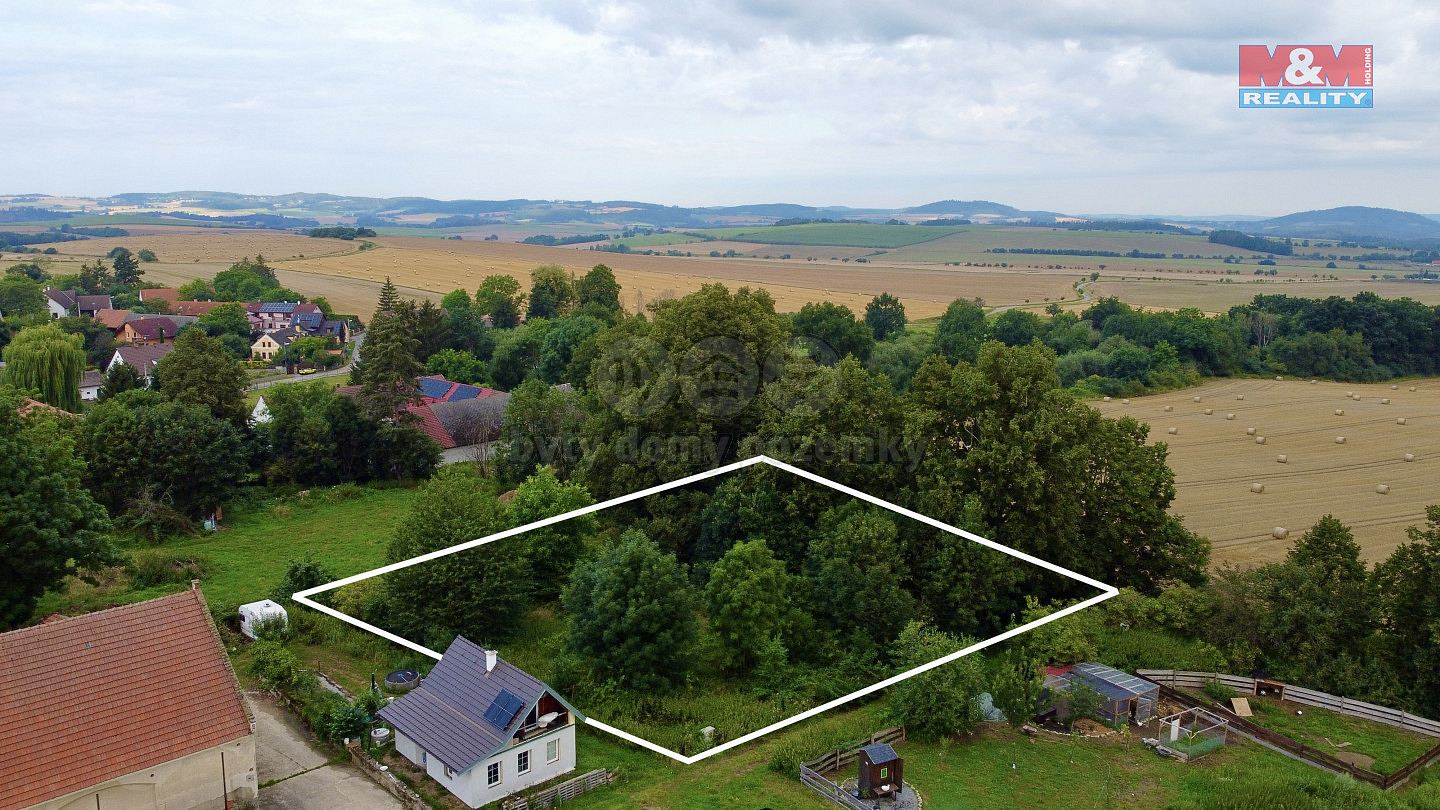 Prodej stavebního pozemku 1 795 m²