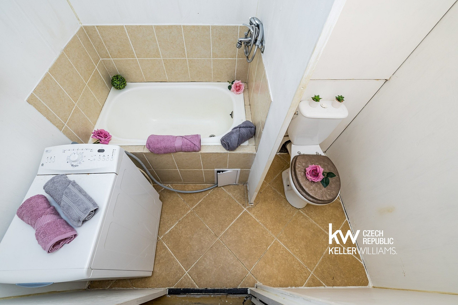 Pronájem bytu 2+kk 44 m² – fotografie 2