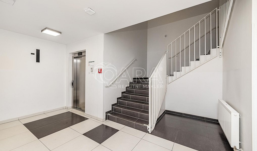 Prodej bytu 1+kk 33 m², Praha – náhled fotky 3