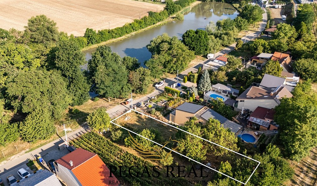 Prodej stavebního pozemku 390 m², Syrovice – náhled fotky 3