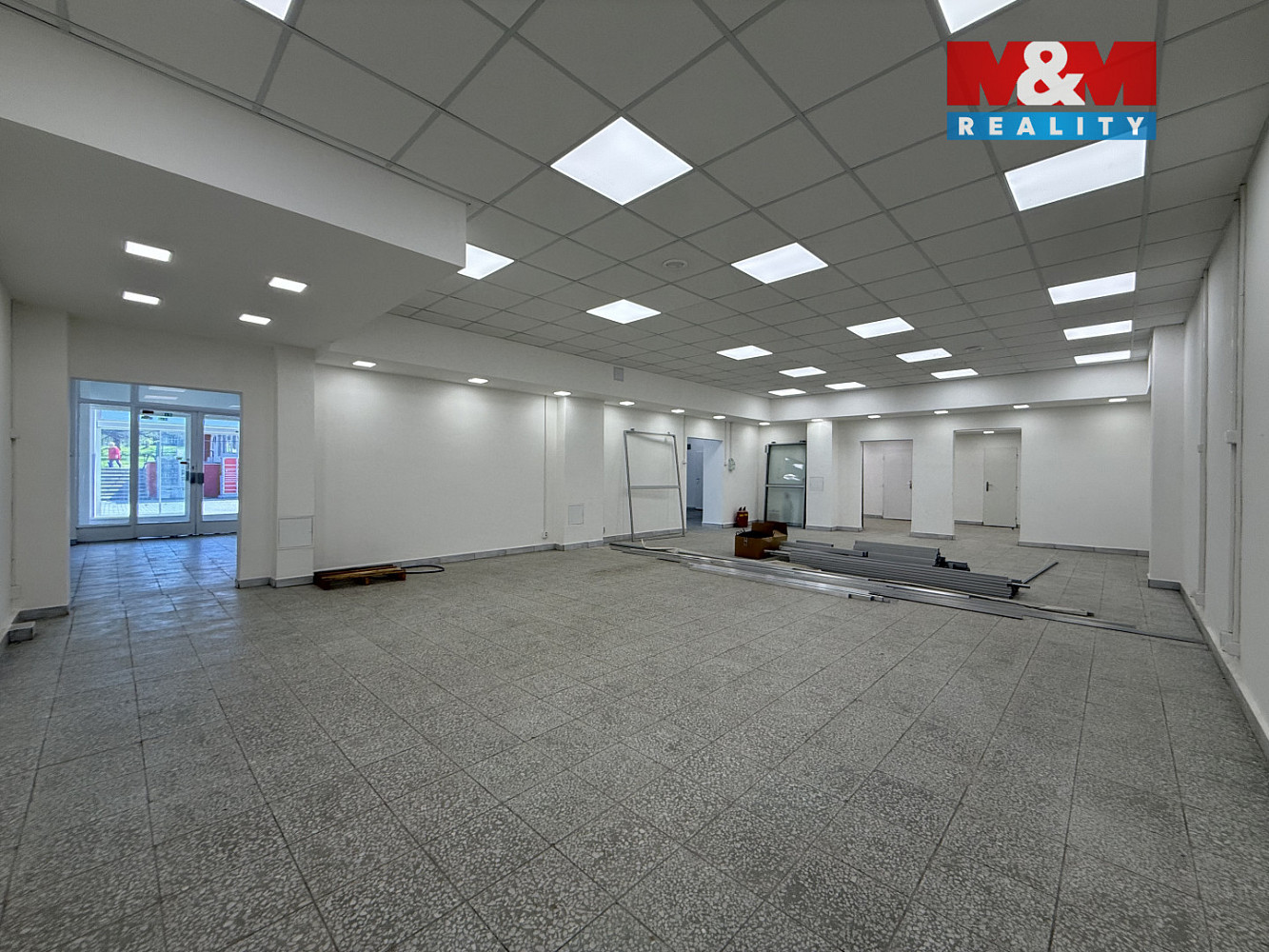 Pronájem obchodních prostor 137 m² – fotografie 3