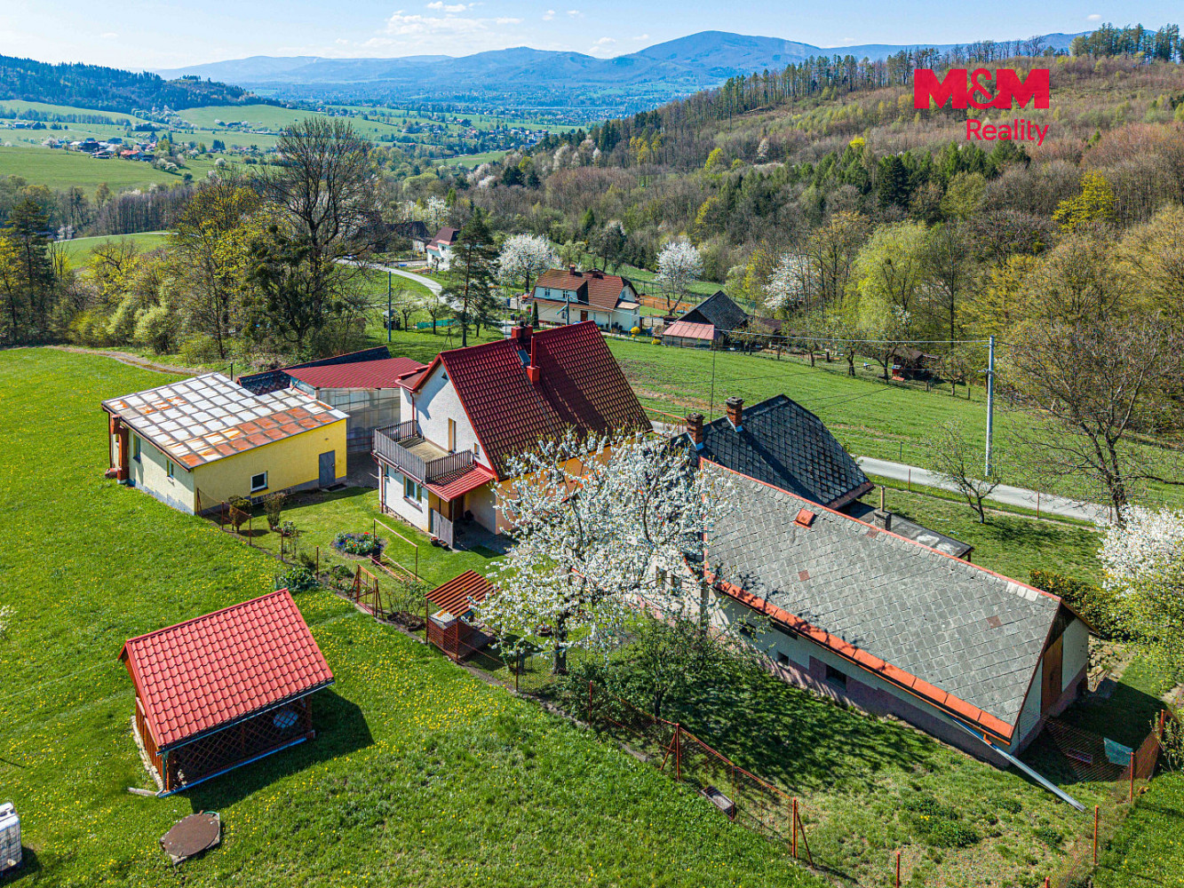 Prodej domu 80 m² s pozemkem 2 807 m² — photo 2