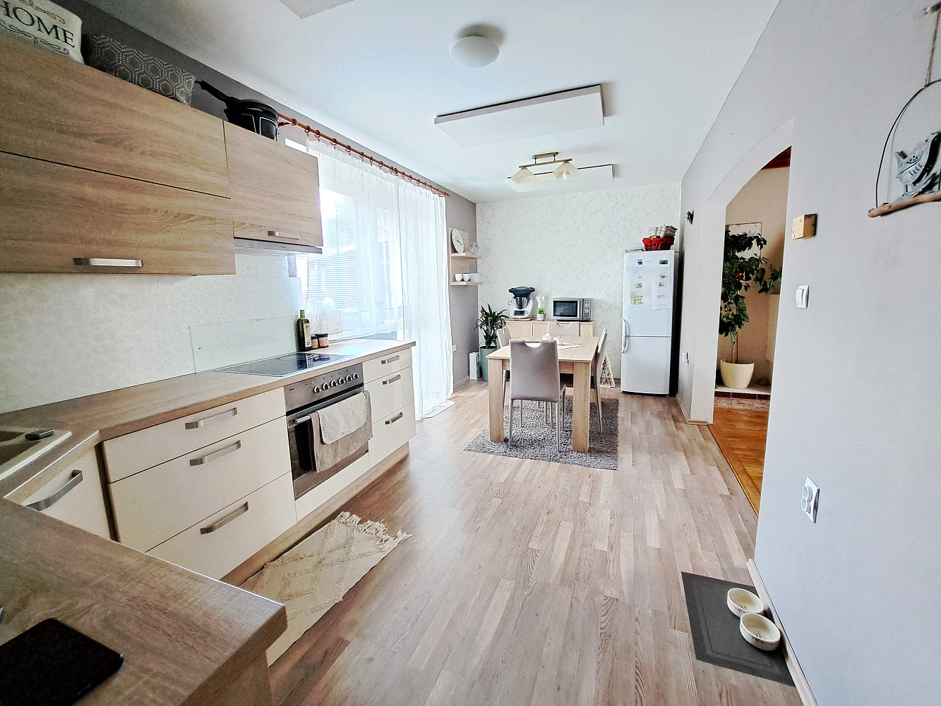 Prodej domu 200 m² s pozemkem 963 m² – fotografie 2